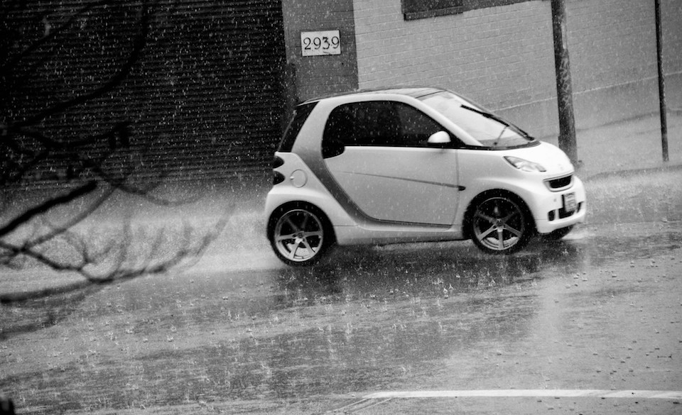 Gomme invernali o estive: quali usare in caso di pioggia?