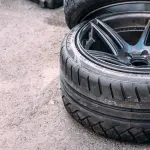 Pneumatici contraffatti: trucchi furbissimi per riconoscerli