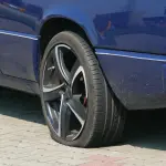 Come cambiare la gomma della macchina in modo sicuro